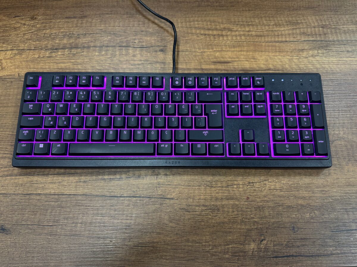 Razer Ornata V3 X RGB Membrane Switch Kablolu Oyuncu Klavyesi (İKİNCİ EL) - Görsel 2