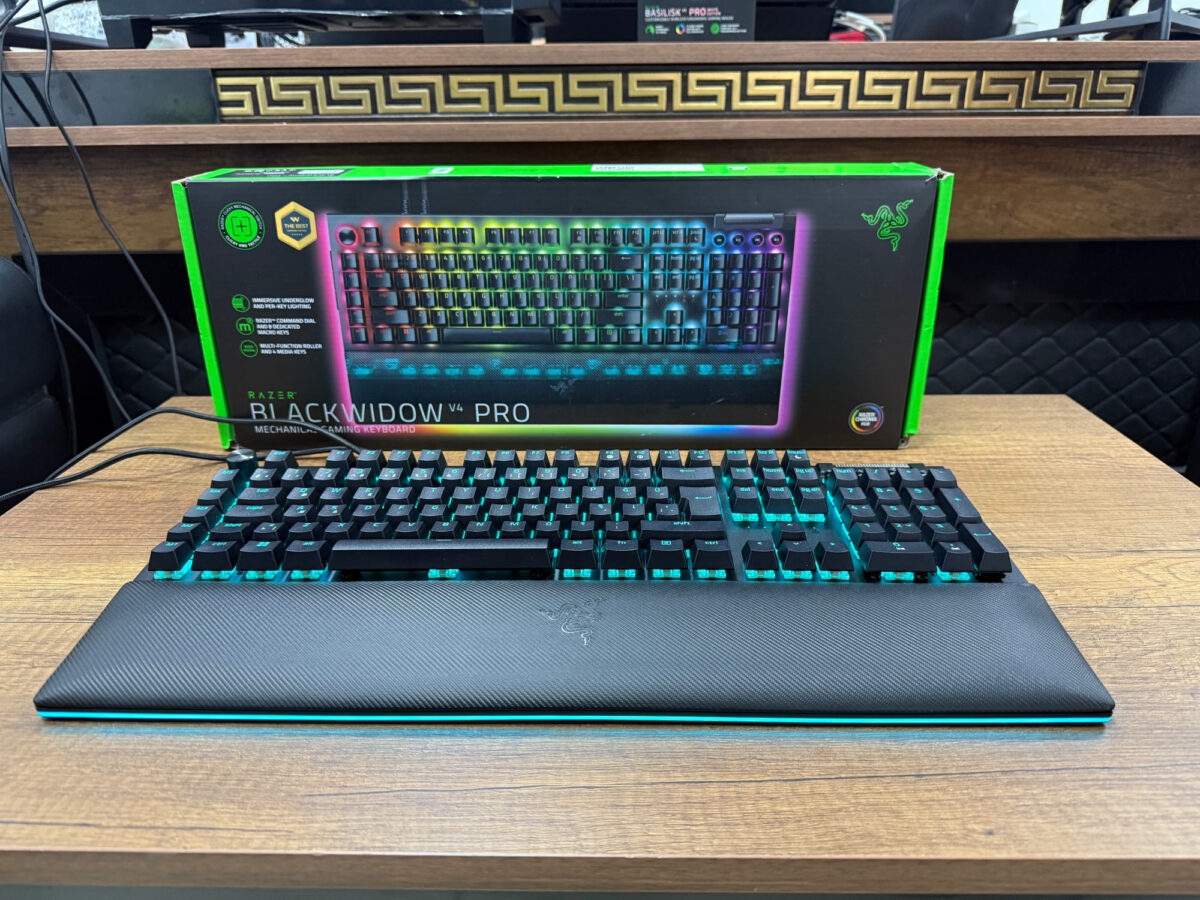 Razer BlackWidow V4 Pro RGB Green Switch Türkçe Q Kablolu Mekanik Oyuncu Klavyesi (İKİNCİ EL) - Görsel 5