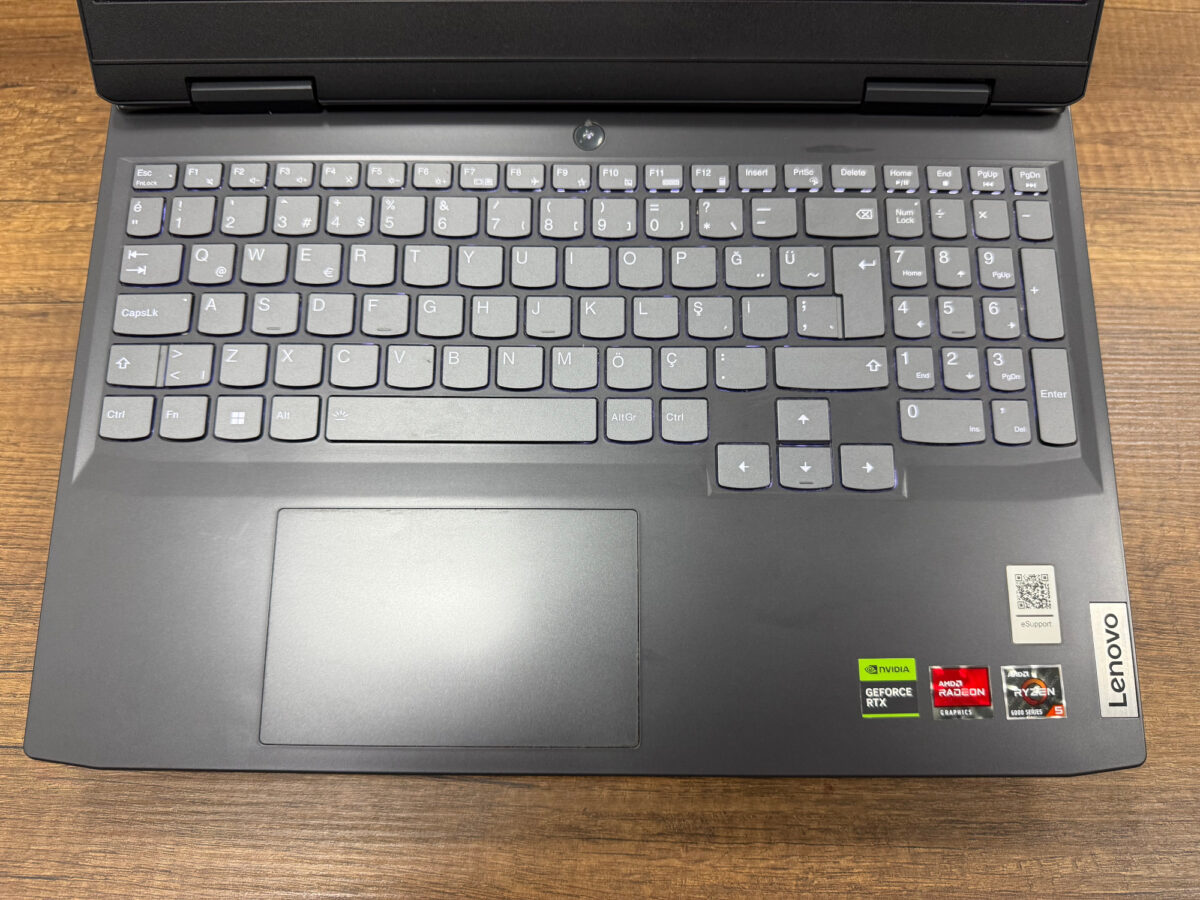 Lenovo IdeaPad Gaming 3 15ARH7 AMD Ryzen 5 6600H 16GB 512GB SSD RTX3050 W11 15.6” FHD 120Hz 82SB00UETR (İKİNCİ EL) - Görsel 2