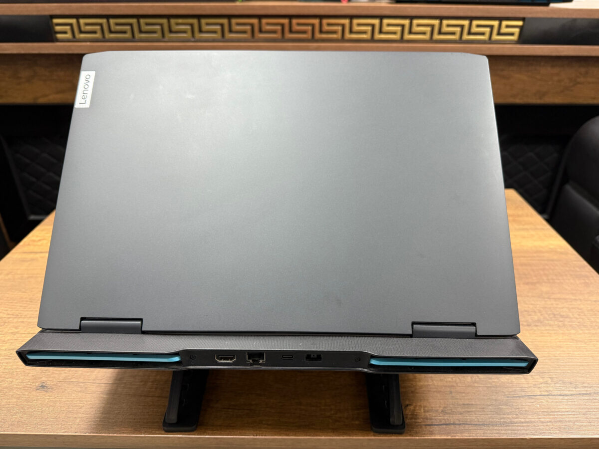 Lenovo IdeaPad Gaming 3 15ARH7 AMD Ryzen 5 6600H 8GB 512GB SSD RTX3050 W11 15.6” FHD 120Hz 82SB00UETR (İKİNCİ EL) - Görsel 3