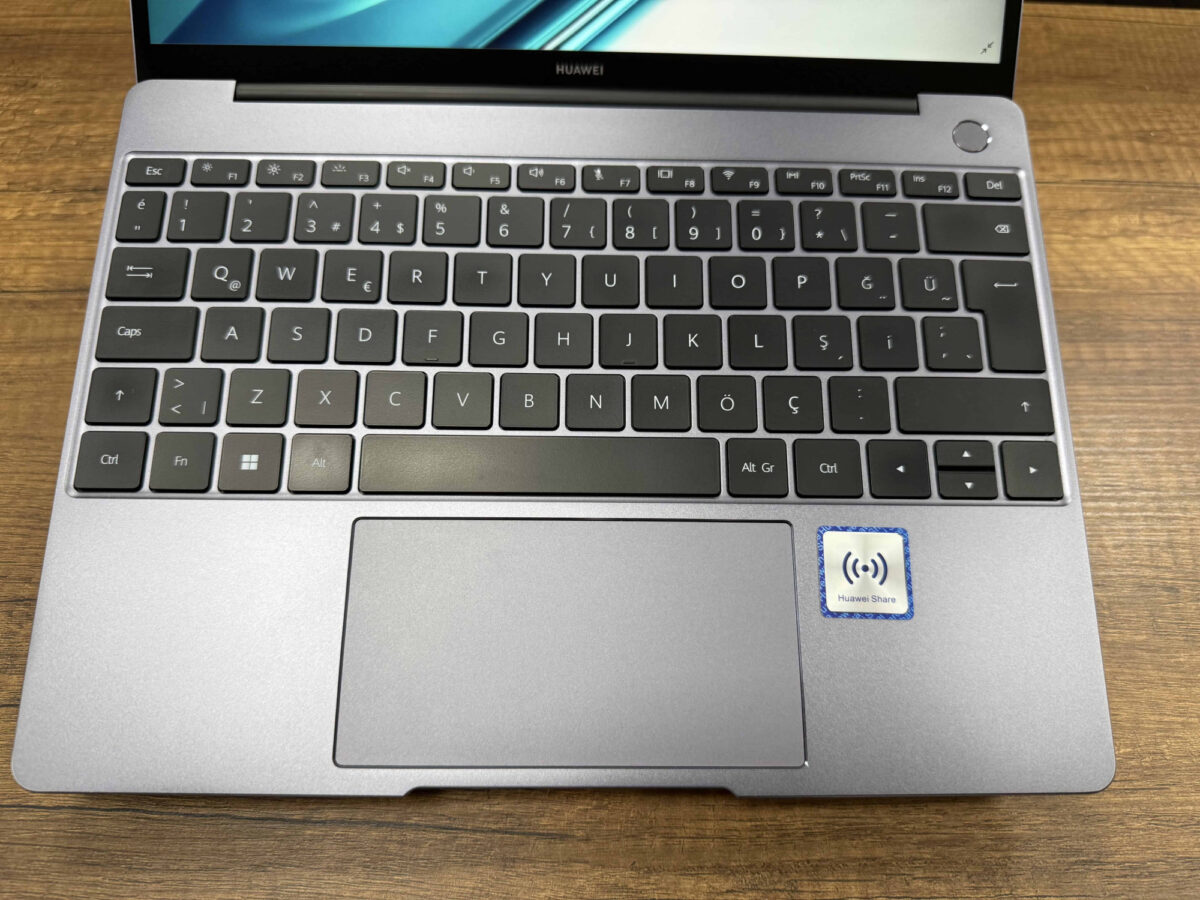 Huawei MateBook 13 AMD Ryzen 7 3700U 16GB 512GB SSD W10 13” QHD HN-W29R (İKİNCİ EL) - Görsel 2
