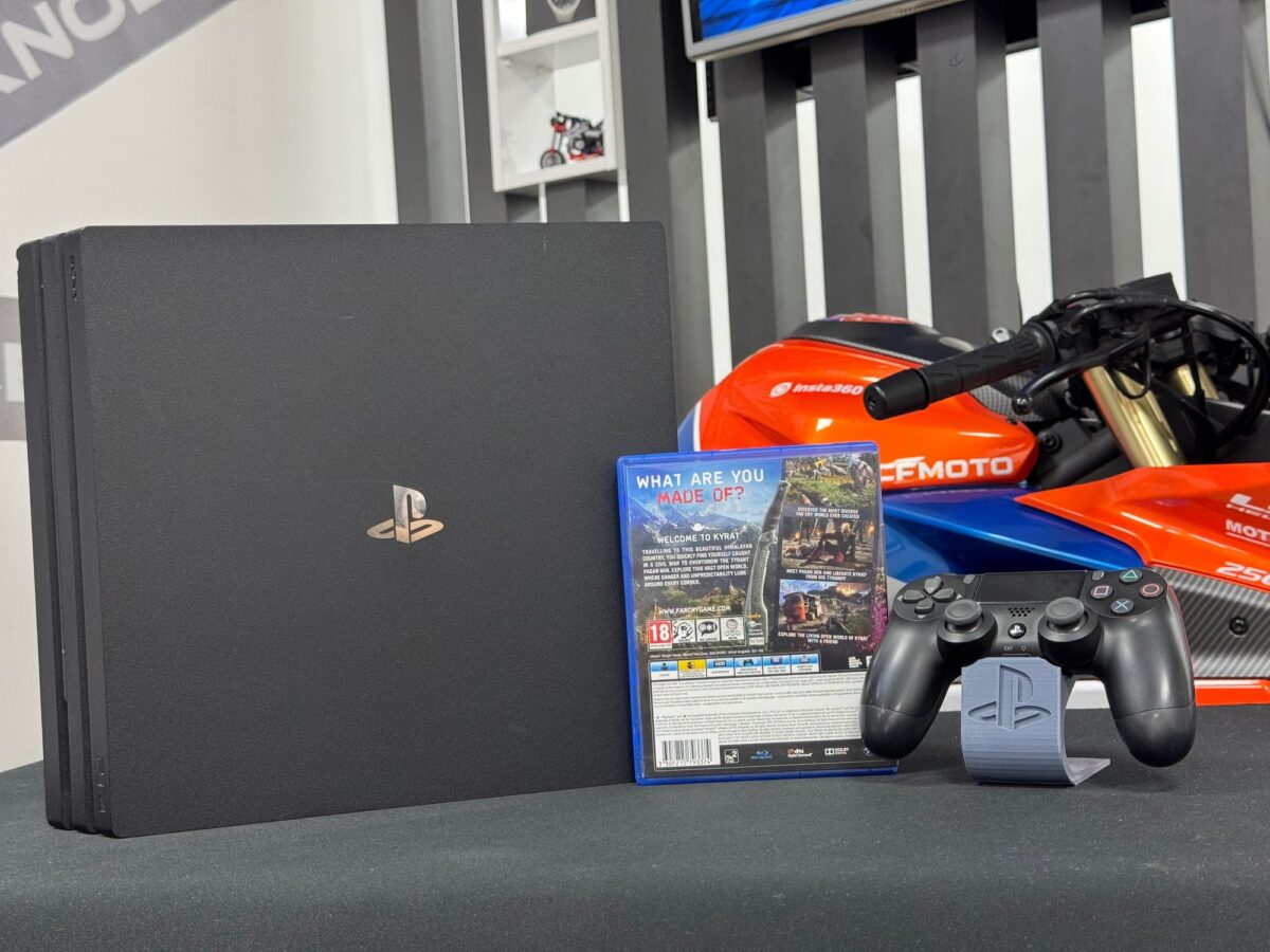 PlayStation 4 Pro 1TB Tek Kol + Far Cry 4 Oyun CD’si (İKİNCİ EL) - Görsel 5