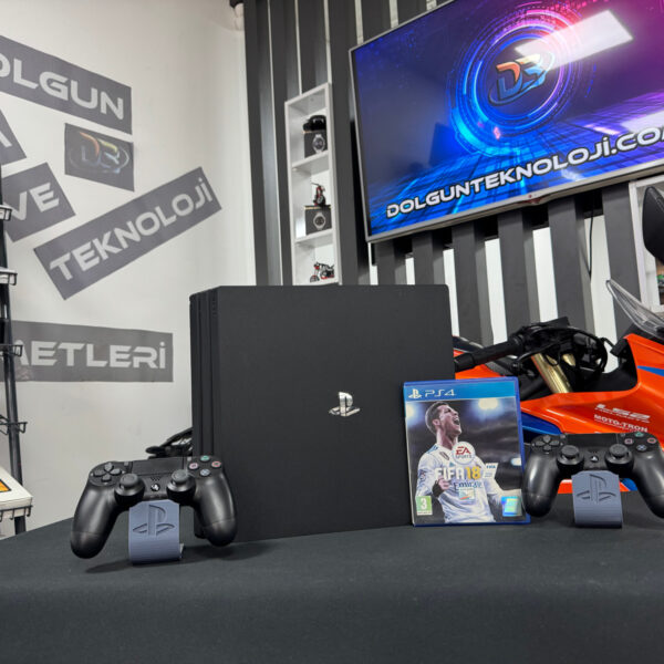 PlayStation 4 Pro 1TB Çift Kol + Fifa 18 Oyun CD’si (İKİNCİ EL)