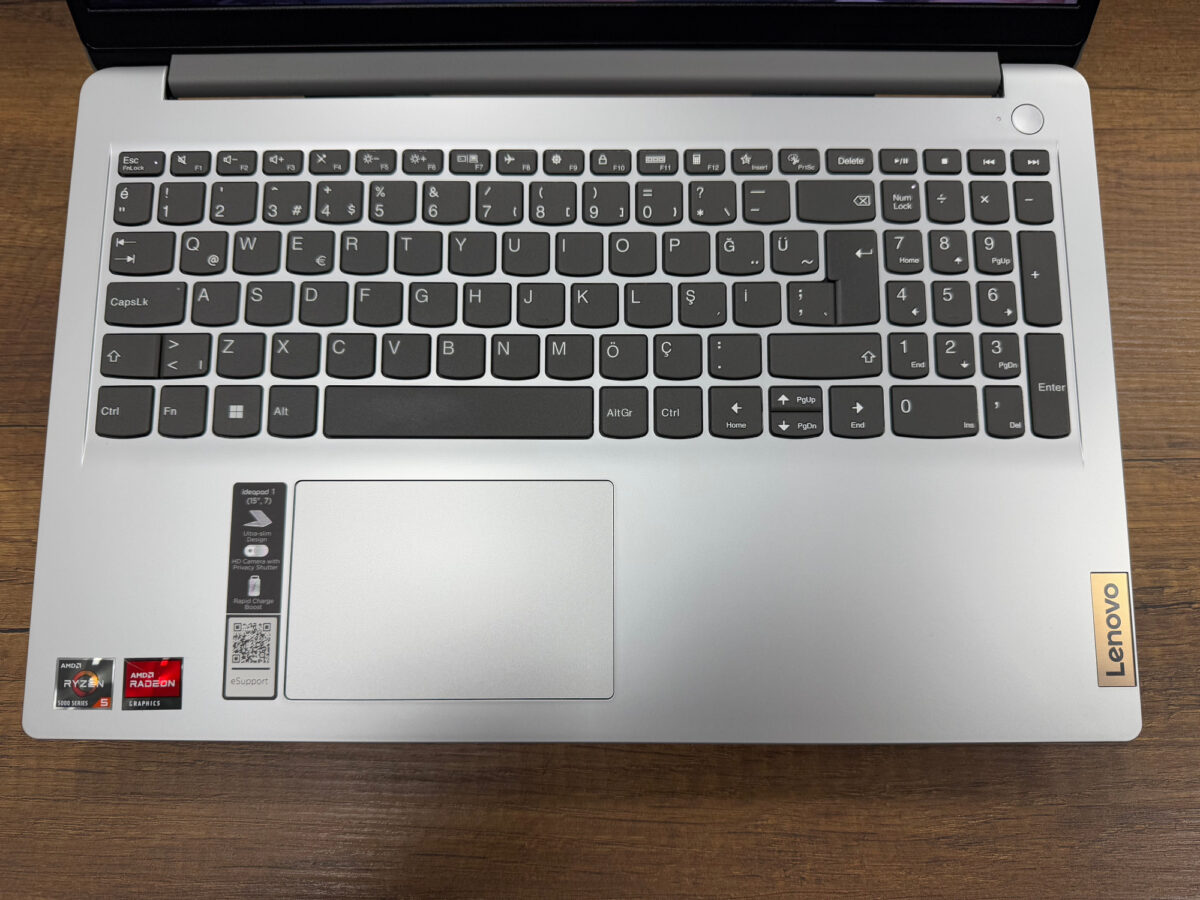 Lenovo IdeaPad 1 15ALC7 AMD Ryzen 5 5500U 8GB RAM 512GB SSD W11 15.6” FHD 82R400BLTX (İKİNCİ EL) - Görsel 2