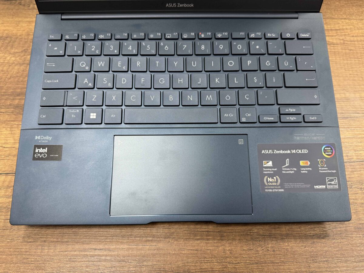 Asus ZenBook UX3405MA-PP086W Intel Core Ultra 5 125H 16GB RAM 512GB SSD W11 14” QHD+ OLED (İKİNCİ EL) - Görsel 3
