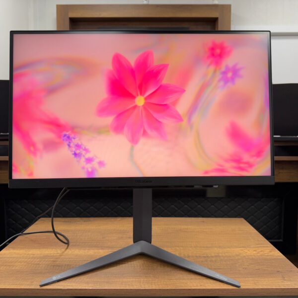 LG UltraGear 27GR83Q-B 27” 240Hz 1ms QHD 2K Pivot IPS Oyuncu Monitörü (İKİNCİ EL)