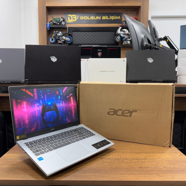 Acer Aspire 3 A315-510P-38X0 Intel Core i3-N305 8GB RAM 512GB SSD RTX3050 15.6” FHD NX.KDHEY.003 (İKİNCİ EL)