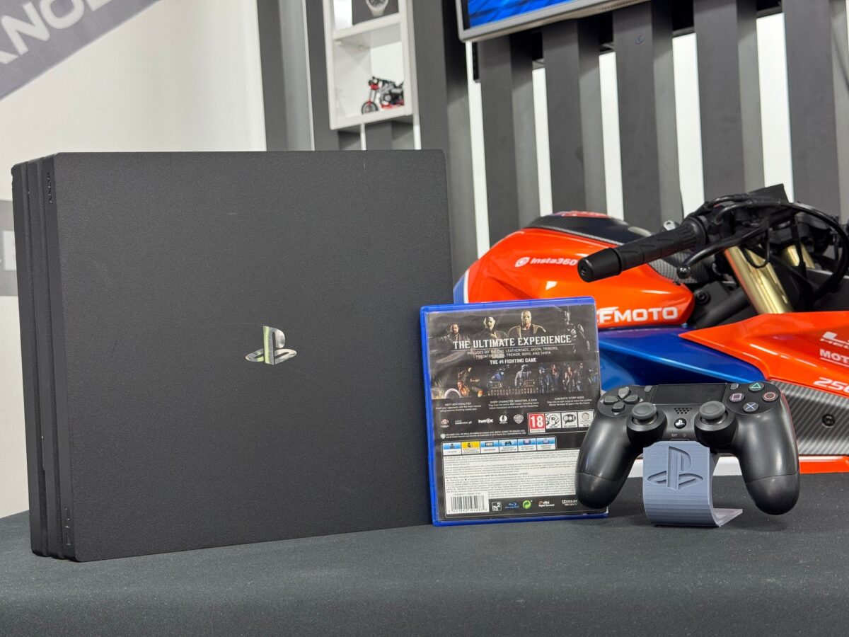 PlayStation 4 Pro 1TB Tek Kol + Mortal Kombat XL Oyun CD’si (İKİNCİ EL) - Görsel 5