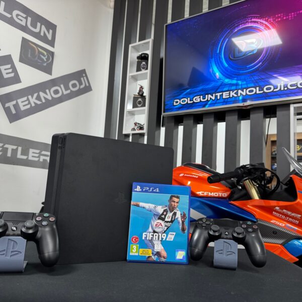 PlayStation 4 Slim 1TB Çift Kol + Fifa 19 Oyun CD’si (İKİNCİ EL)