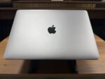 Apple MacBook Air 2019 Intel Core i5 8GB RAM 128GB SSD 13.3” Uzay Grisi MVFH2TU/A (İKİNCİ EL) - Görsel 2