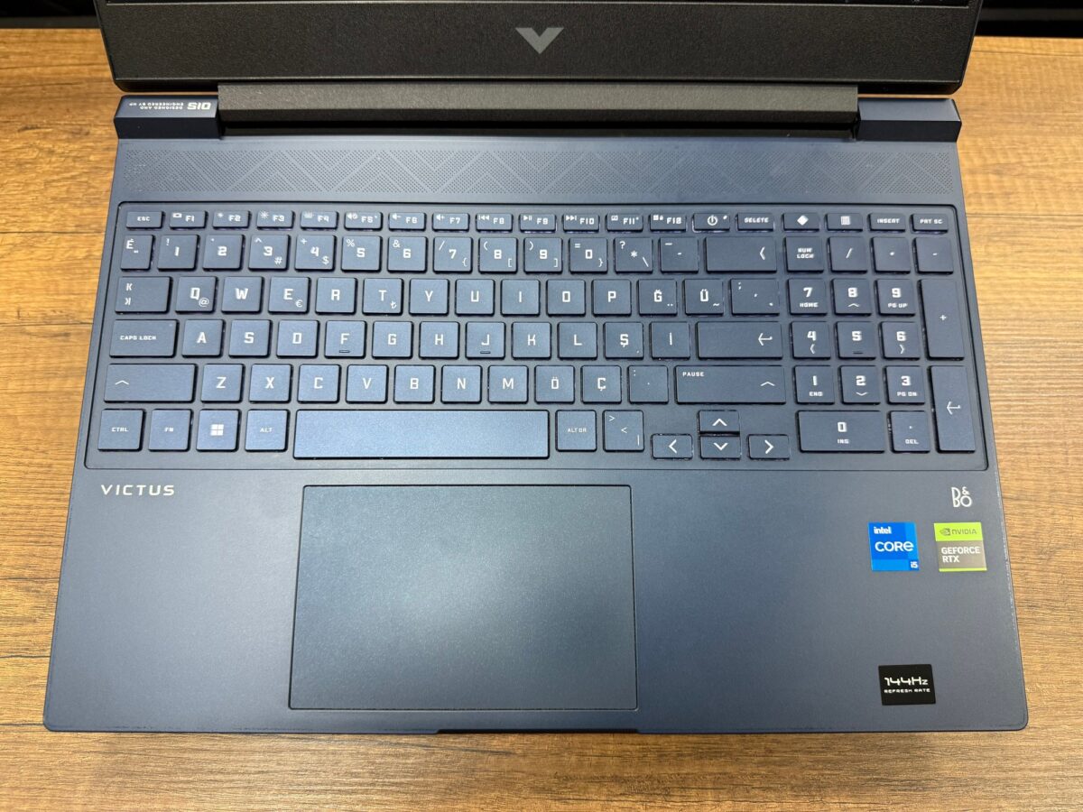 HP Victus 15-FA1042NT Intel Core i5 13500H 16GB RAM 512GB SSD RTX4050 W11 15.6” FHD 144Hz 7P8M3EA (İKİNCİ EL) - Görsel 2