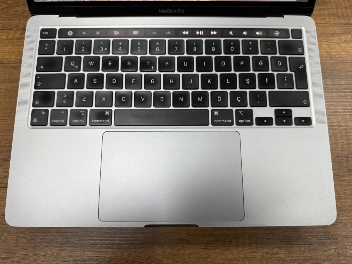 Apple MacBook Pro M1 8GB RAM 256GB SSD 13.3” MYD82TU/A (İKİNCİ EL) - Görsel 2