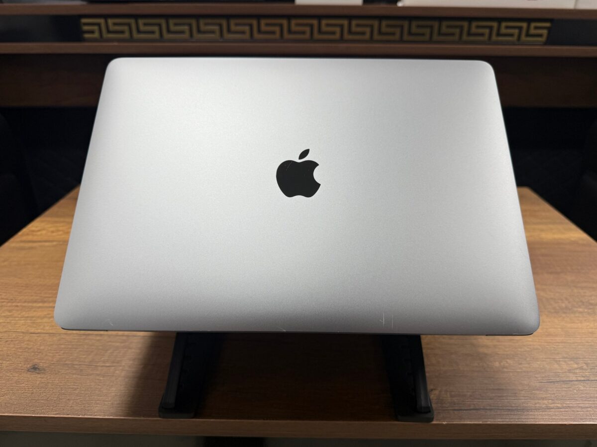 Apple MacBook Pro M1 8GB RAM 256GB SSD 13.3” MYD82TU/A (İKİNCİ EL) - Görsel 3
