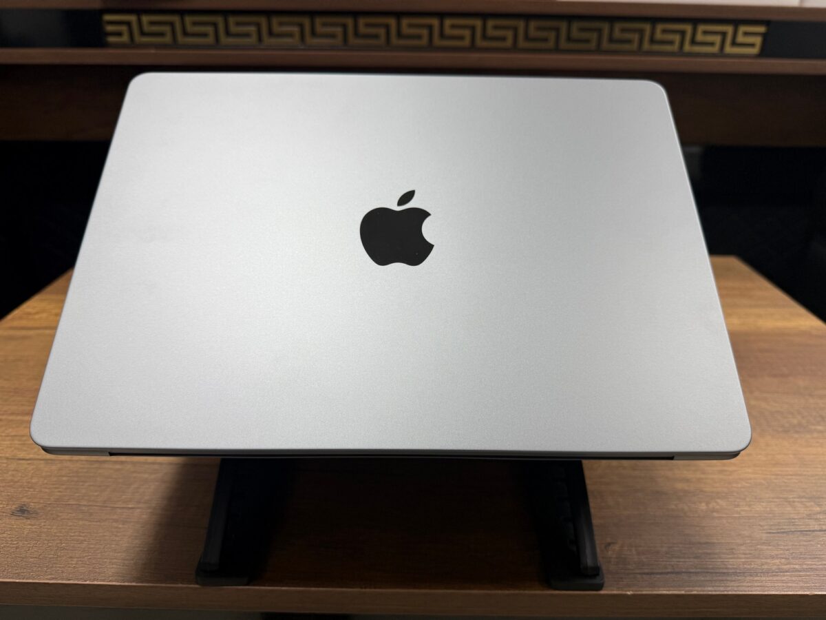 Apple MacBook Air M2 8GB RAM 512GB SSD 13.6” Uzay Grisi MLXX3TU/A (İKİNCİ EL) - Görsel 3