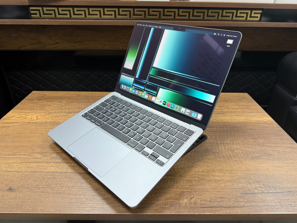 Apple MacBook Air M2 8GB RAM 512GB SSD 13.6” Uzay Grisi MLXX3TU/A (İKİNCİ EL) - Görsel 4