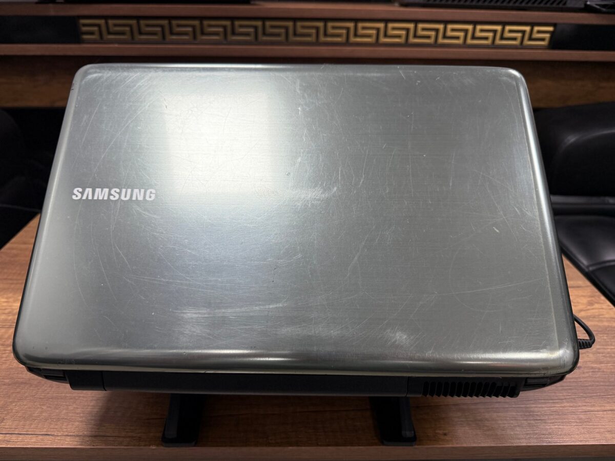 Samsung NP-DR538-DS02TR Intel Core i5 M460 6GB RAM 120GB SSD 15.6” HD (İKİNCİ EL) - Görsel 3