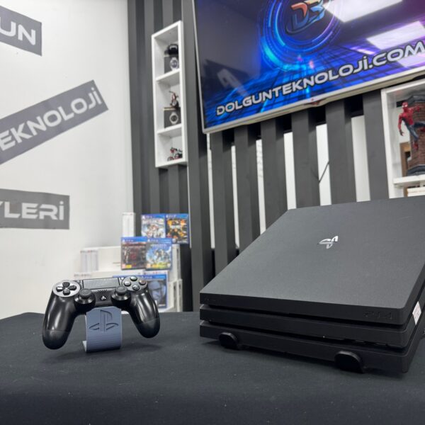 PlayStation 4 Pro 1TB Tek Kol CD Rom Bozuk (İKİNCİ EL)