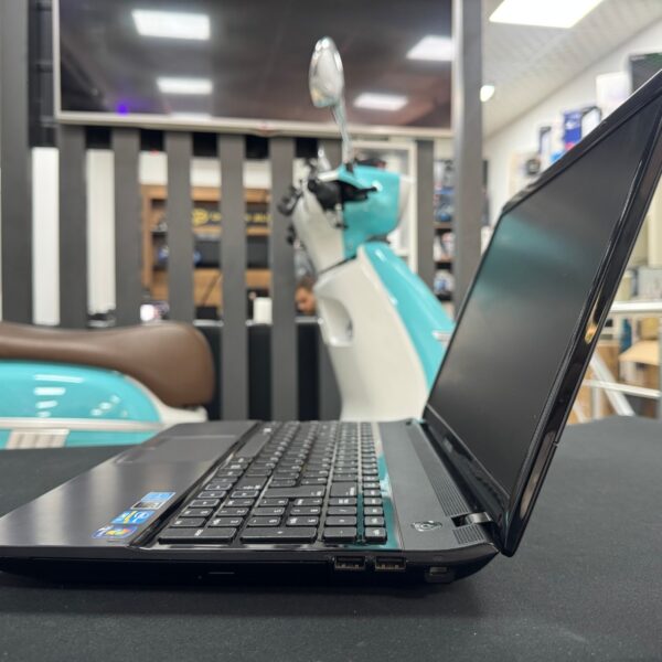 SAMSUNG NP300E5C LAPTOP PARÇALARI ( AÇIKLAMAYI OKUYUNUZ )