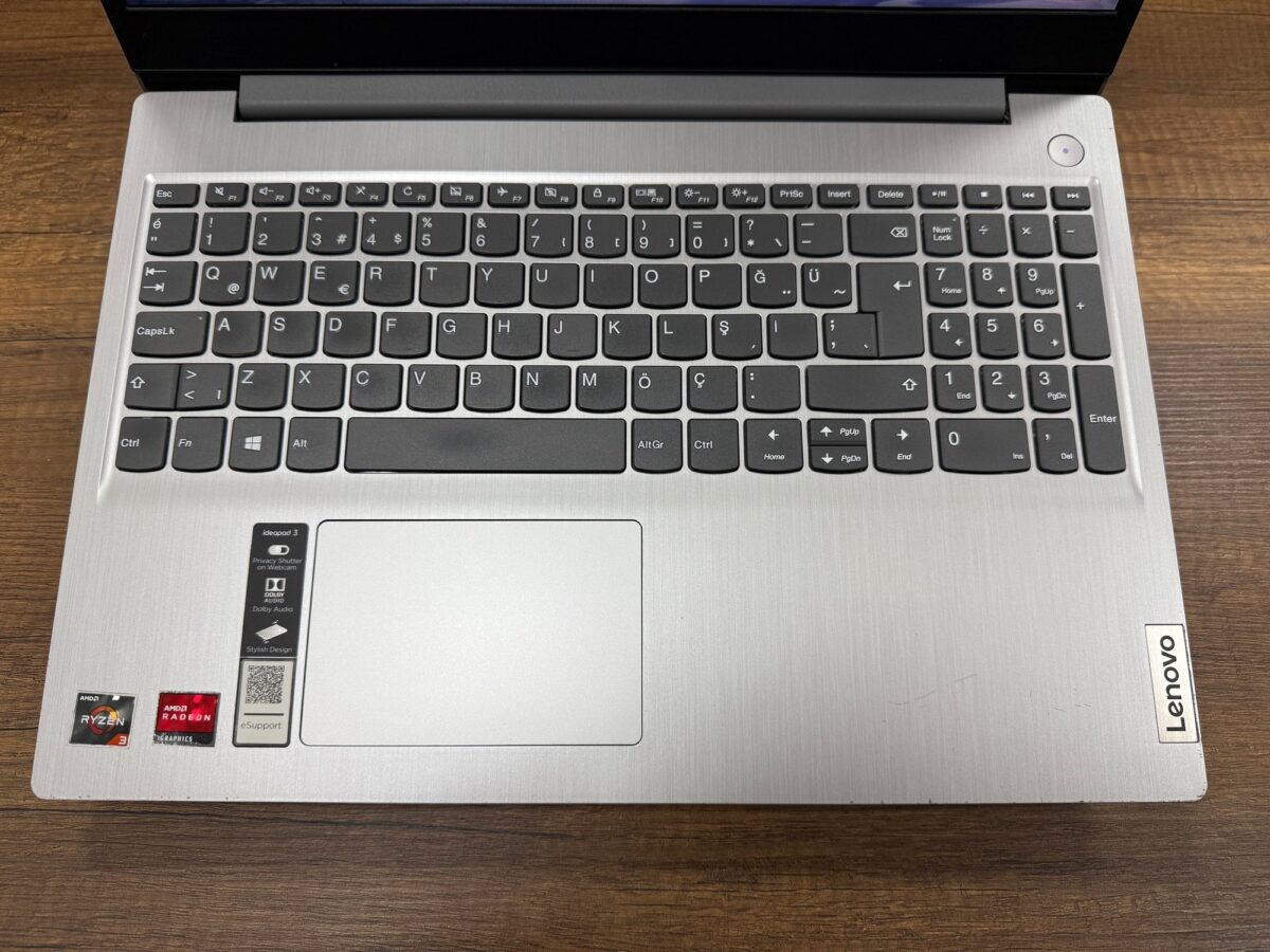 Lenovo Ideapad 3 15IGL05 AMD Ryzen 3 3250U 8GB 256GB SSD 15.6” HD 81W1005UTX (İKİNCİ EL) - Görsel 2