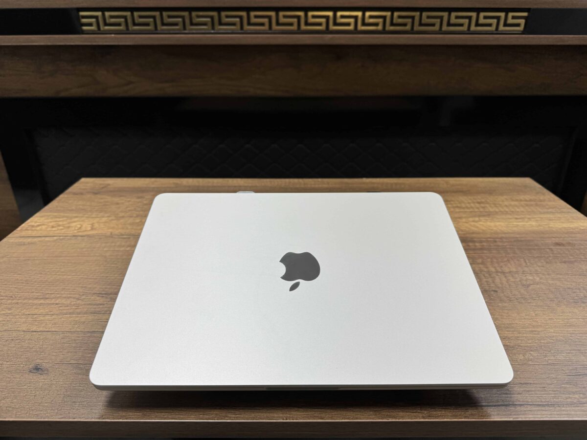 Apple MacBook Air M2 8GB RAM 256GB SSD 13.6” Yıldız Işığı (İKİNCİ EL) - Görsel 4