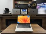 Apple MacBook Air M2 8GB RAM 256GB SSD 13.6” Yıldız Işığı (İKİNCİ EL)