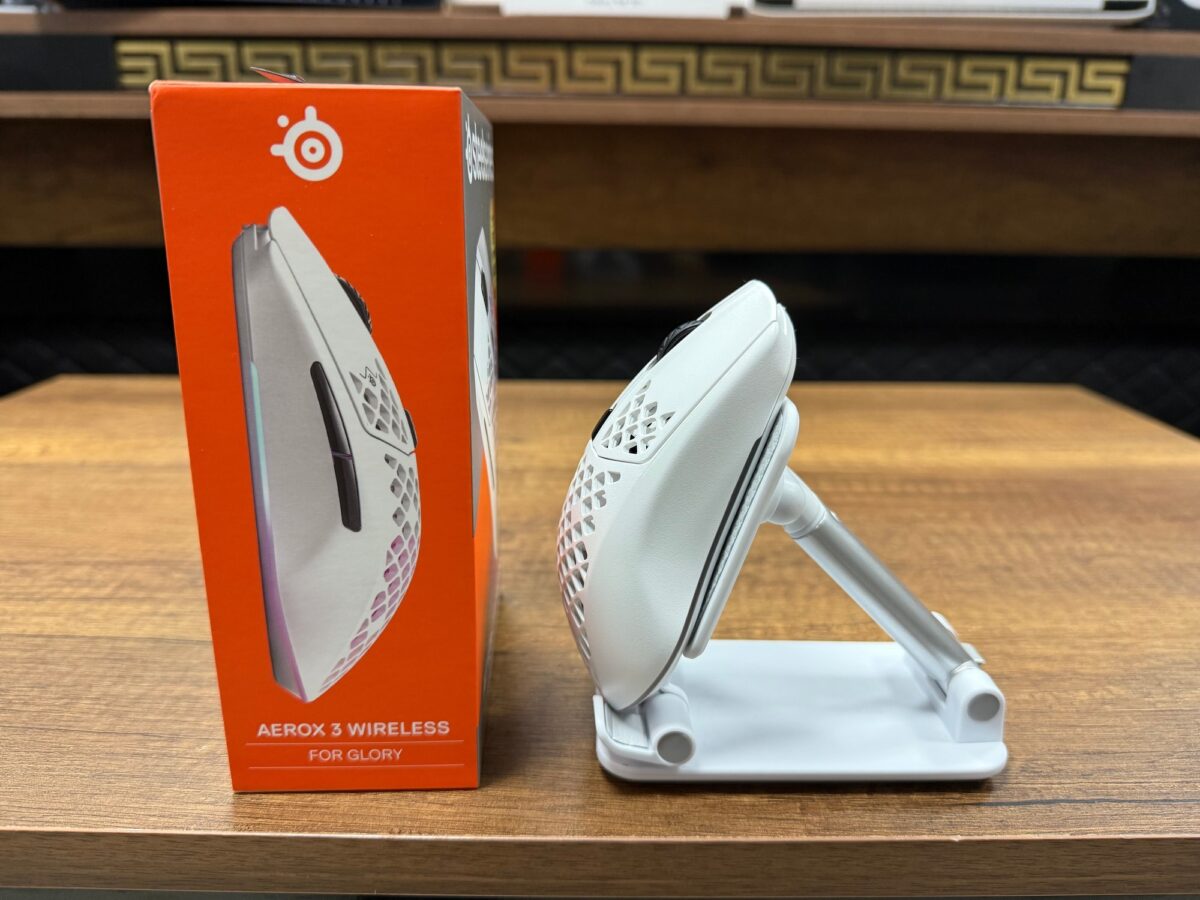 SteelSeries Aerox 3 Snow RGB Şarjlı Ergonomik Optik Kablosuz Oyuncu Mouse (İKİNCİ EL) - Görsel 3