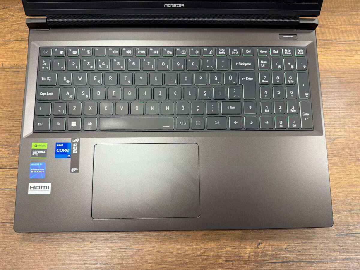 Monster Tulpar T6 V3.2.5 Intel Core i7 13700HX 32GB 1TB SSD RTX4070 W11 16” FHD+ 165Hz (İKİNCİ EL) - Görsel 2