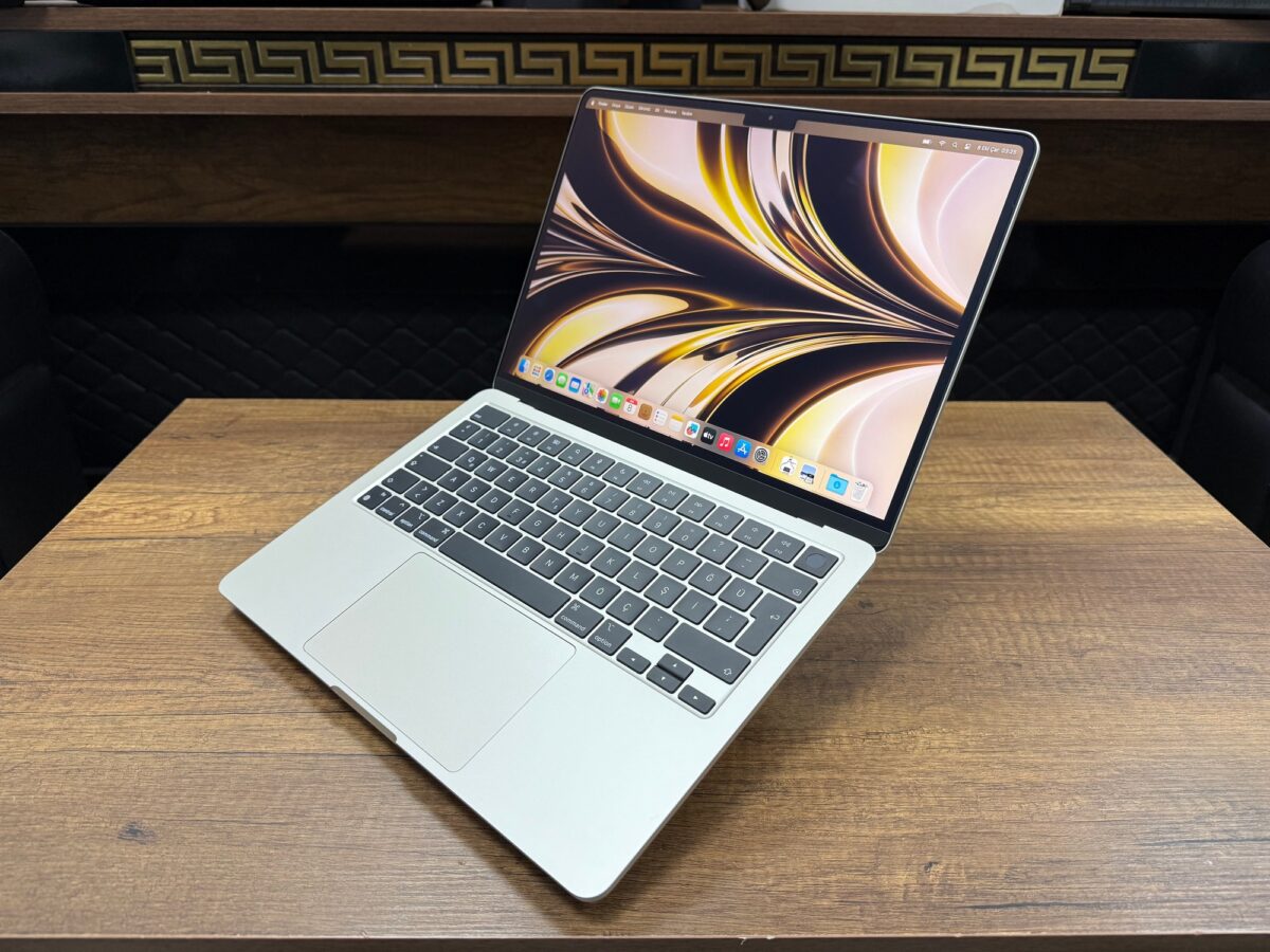 Apple MacBook Air M2 16GB RAM 256GB SSD 13.6” Yıldız Işığı MC7W4TU/A (İKİNCİ EL) - Görsel 4