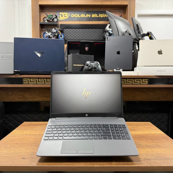 HP 255 G8 AMD Ryzen 5 5500U 32GB RAM 1TB SSD 15.6” FHD 7N4W2AA (İKİNCİ EL)