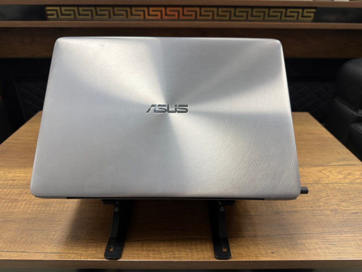 Asus ZenBook UX310UQ-GL400T Intel Core i7 7500U 8GB RAM 512GB SSD 940MX 13.3” FHD (İKİNCİ EL) - Görsel 3