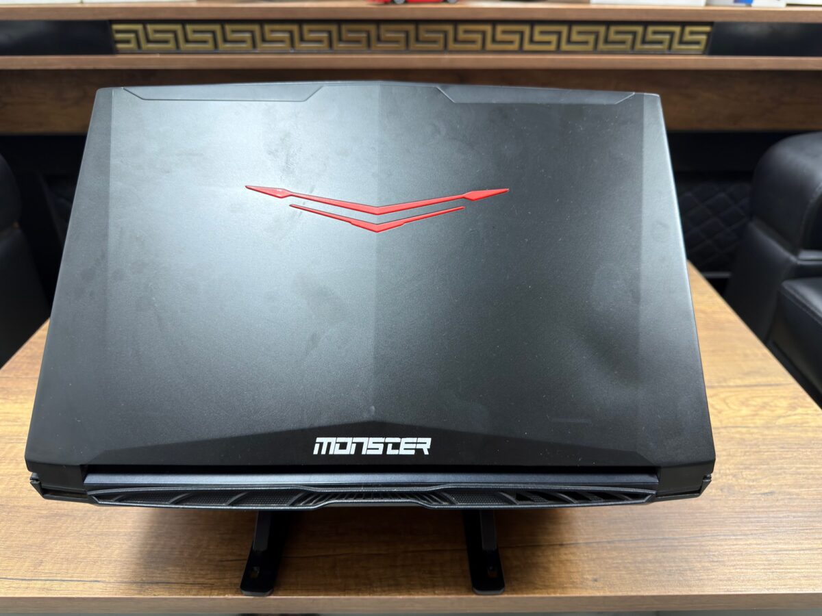 Monster Abra A5 V9.2 Intel Core i7 7700HQ 16GB RAM 256GB SSD GTX1050Ti 15.6” FHD (İKİNCİ EL) - Görsel 3