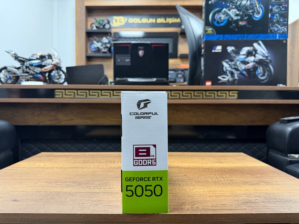 Colorful Igame Geforce RTX5050 Ultra W Duo Oc 8GB GDDR6 128Bit Beyaz Ekran Kartı - Görsel 2