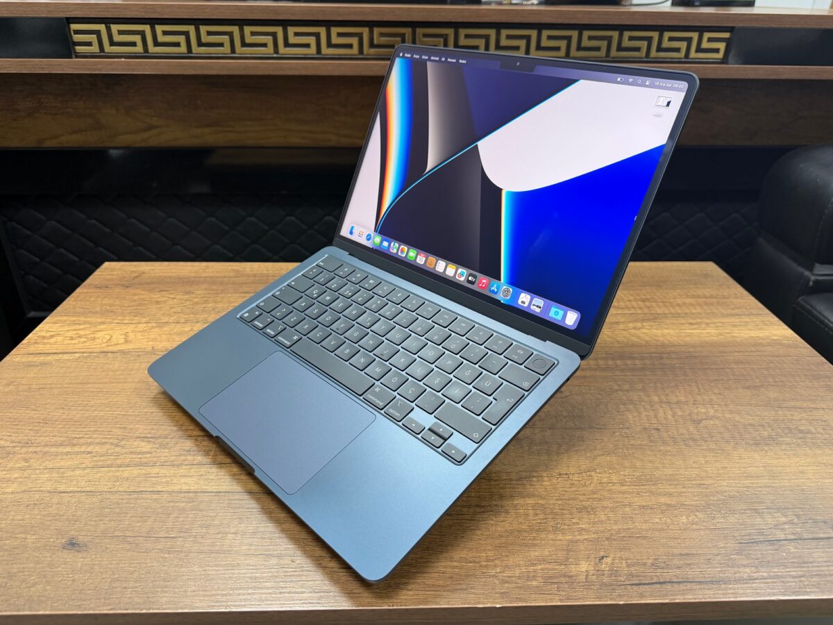 Apple MacBook Air M3 16GB RAM 256GB SSD 13.6” Gece Yarısı MC8K4TU/A - Görsel 4