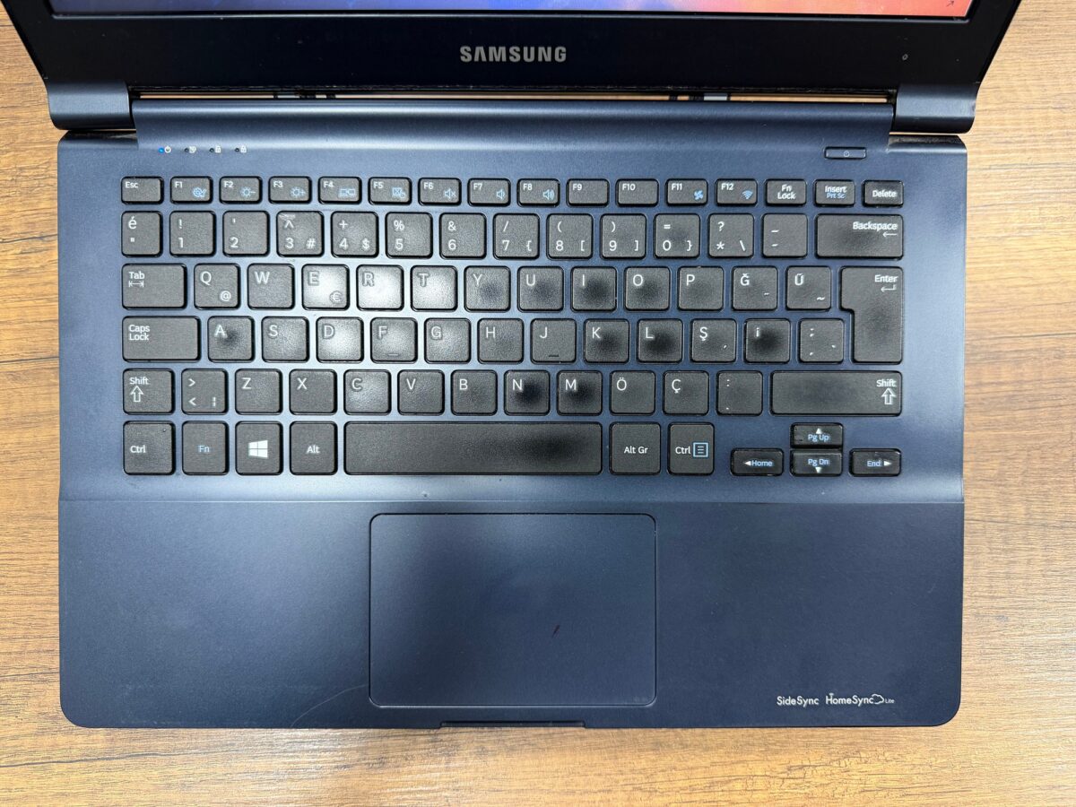Samsung NP905S3G Quad Core 4Gb 120Ssd 14" Dizüstü Bilgisayar (İKİNCİ EL) - Görsel 2
