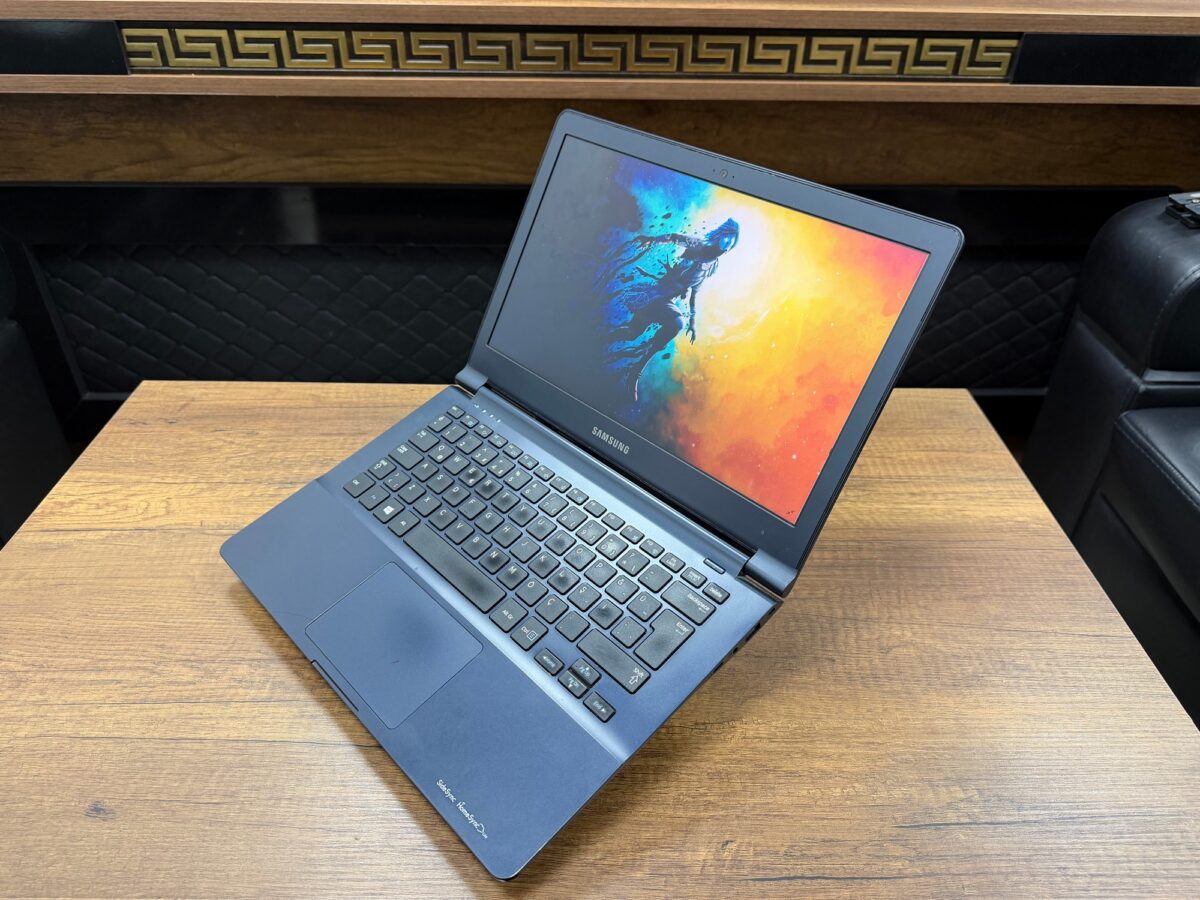 Samsung NP905S3G Quad Core 4Gb 120Ssd 14" Dizüstü Bilgisayar (İKİNCİ EL) - Görsel 4