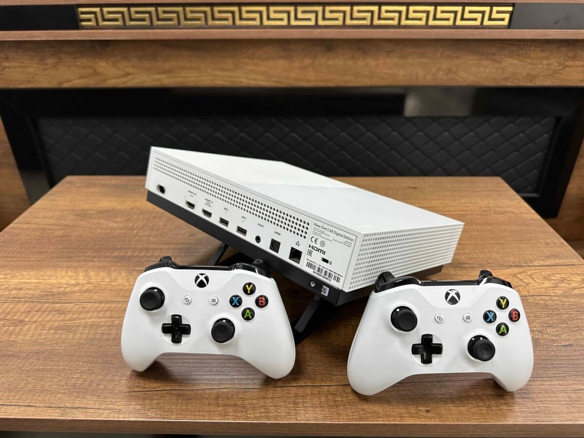 Microsoft Xbox One S 1TB Çift Kol (İKİNCİ EL) - Görsel 2