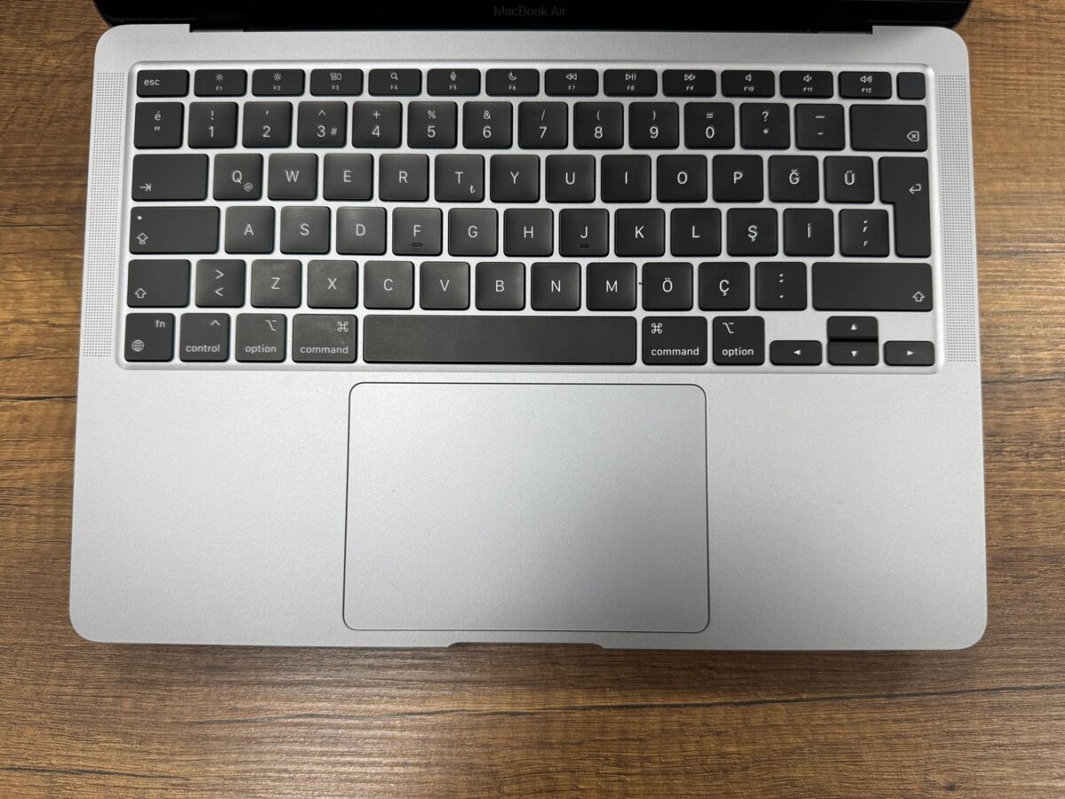 Apple MacBook Air M1 8GB 256GB 13” Dizüstü Bilgisayar (İKİNCİ EL) - Görsel 2