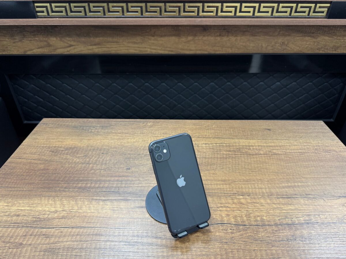 iPhone 11 64 GB Siyah Telefon (İKİNCİ EL)  - Görsel 2