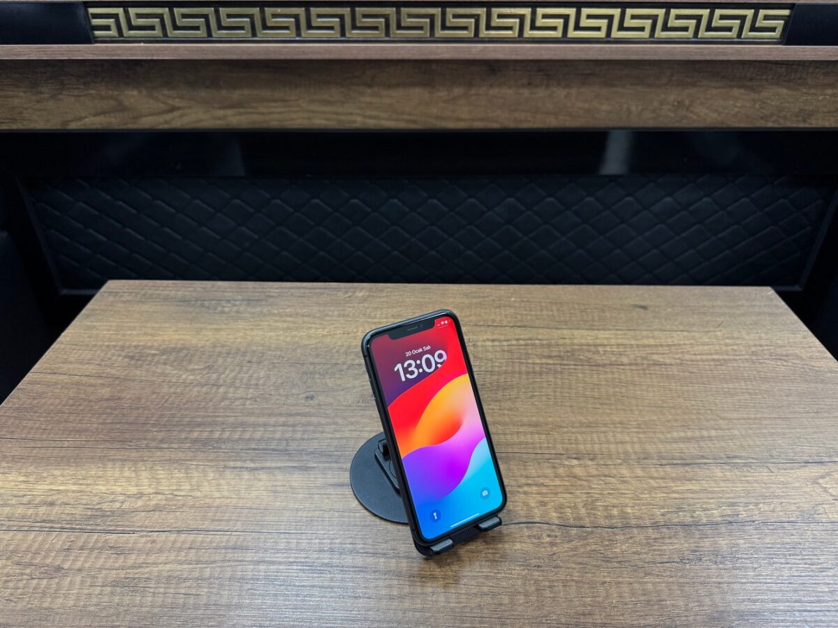 iPhone 11 64 GB Siyah Telefon (İKİNCİ EL)  - Görsel 3