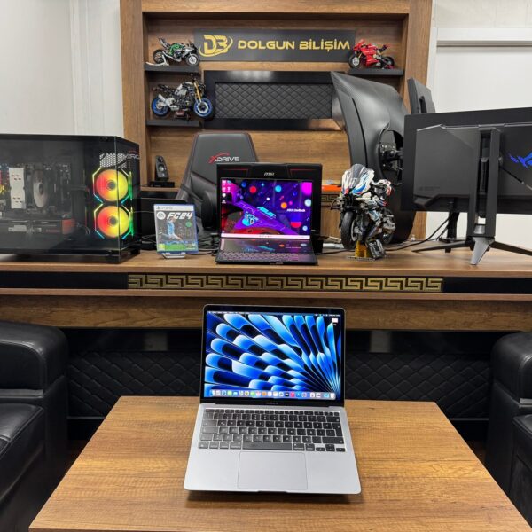 Apple MacBook Air M1 8GB RAM 512GB SSD 13” Dizüstü Bilgisayar (İKİNCİ EL)