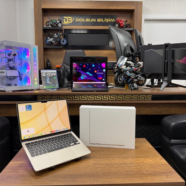 Macbook Air M4 16GB 256GB 13.6" Yıldız Işığı MW0Y3TU/A (İKİNCİ EL)