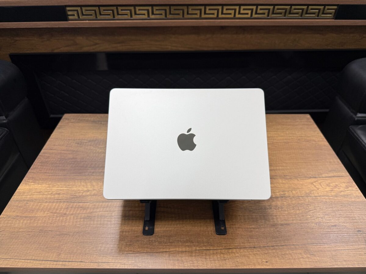 Macbook Air M4 16GB 256GB 13.6" Yıldız Işığı MW0Y3TU/A (İKİNCİ EL) - Görsel 3