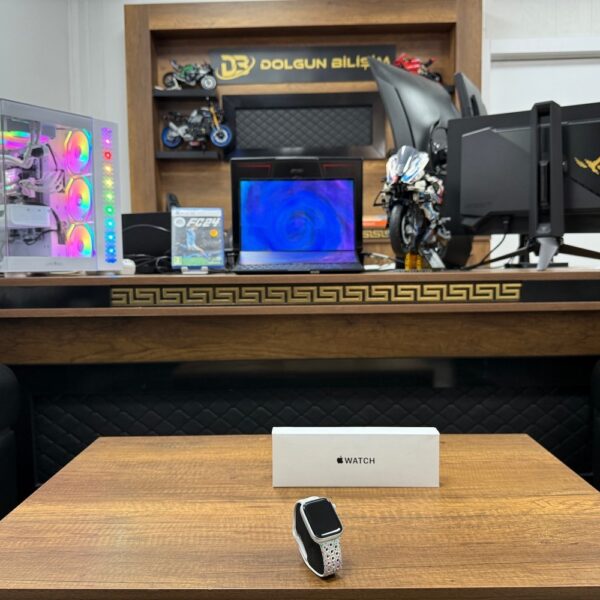 Apple Watch 8 45mm Gümüş MP6N3TU/A Akıllı Saat (İKİNCİ EL)