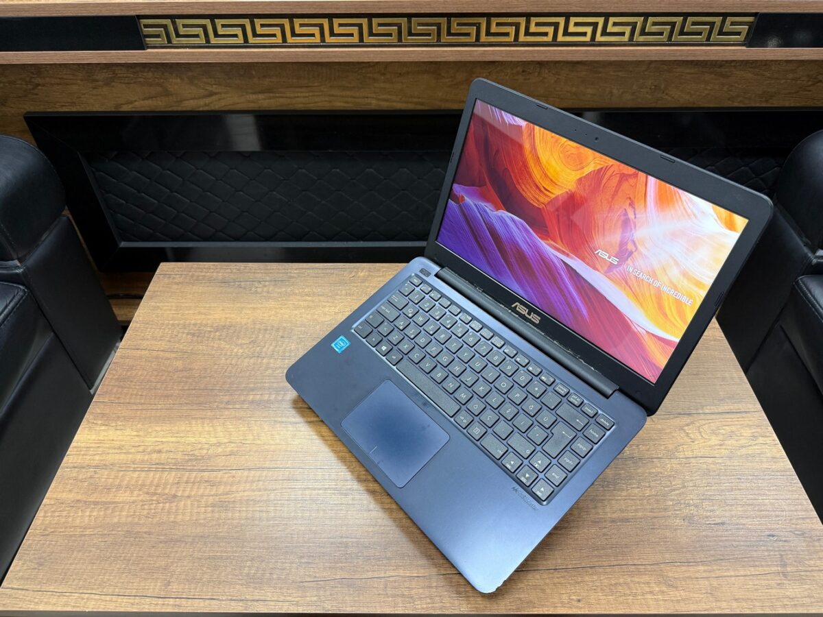 Asus VivoBook E402SA Celeron N3060 4GB 120GB Dizüstü Bilgisayar (İKİNCİ EL) - Görsel 3