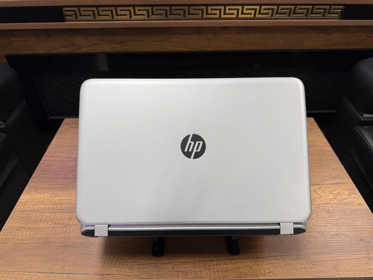 HP Pavilion 15-P202NT L0D53EA i5 5200U 8GB 1TB HDD 840M 4GB 15.6” HD (İKİNCİ EL) - Görsel 3