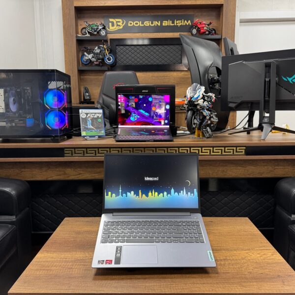 Lenovo IdeaPad Slim 3 AMD Ryzen 5 5625U 8GB 512GB 15.6" 82XM00QXTX Dizüstü Bilgisayar (İKİNCİ EL)