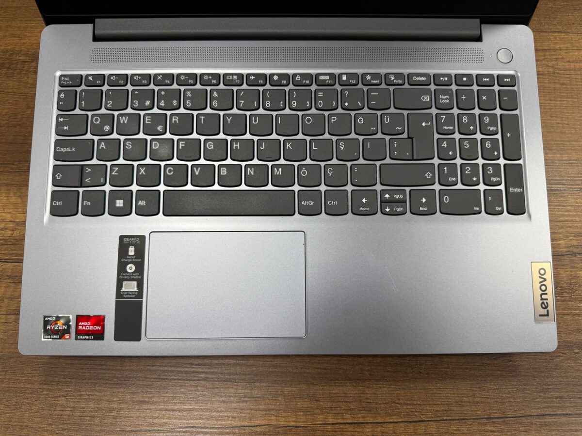 Lenovo IdeaPad Slim 3 AMD Ryzen 5 5625U 8GB 512GB 15.6" 82XM00QXTX Dizüstü Bilgisayar (İKİNCİ EL) - Görsel 2