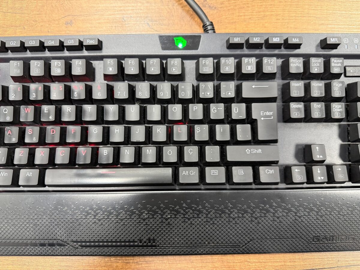 Monster Pusat K3 Pro RGB Red Switch Oyuncu Klavyesi (İKİNCİ EL) - Görsel 4