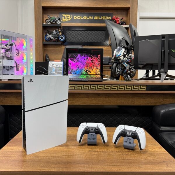 PlayStation 5 Slim Digital Çift Kol 1TB Oyun Konsolu (İKİNCİ EL)