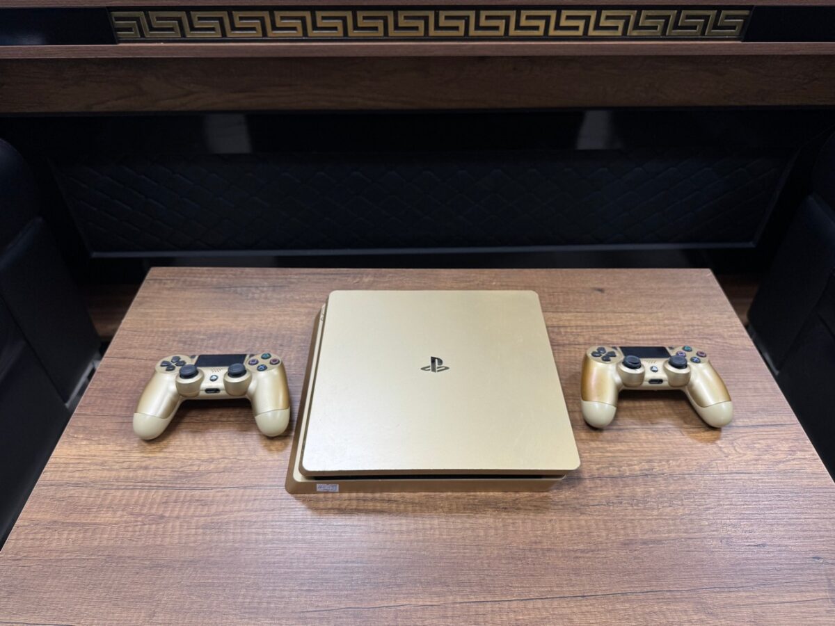 PlayStation 4 Slim Gold Edition Çift Kol Oyun Konsolu (İKİNCİ EL) - Görsel 4